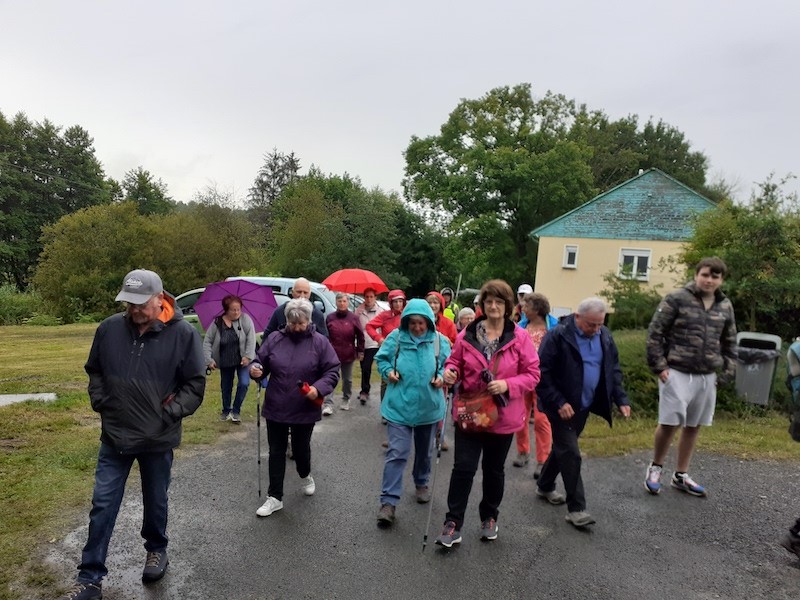 Bravant le temps les courageux marcheurs du matin