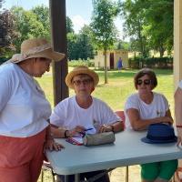 Distribution des gobelets souvenirs